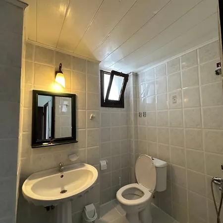 New Sedan Pansiyon Πανδοχείο